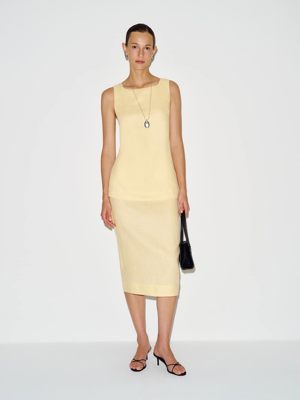 NWT reformation robin linen two piece set in ray of light / size 2